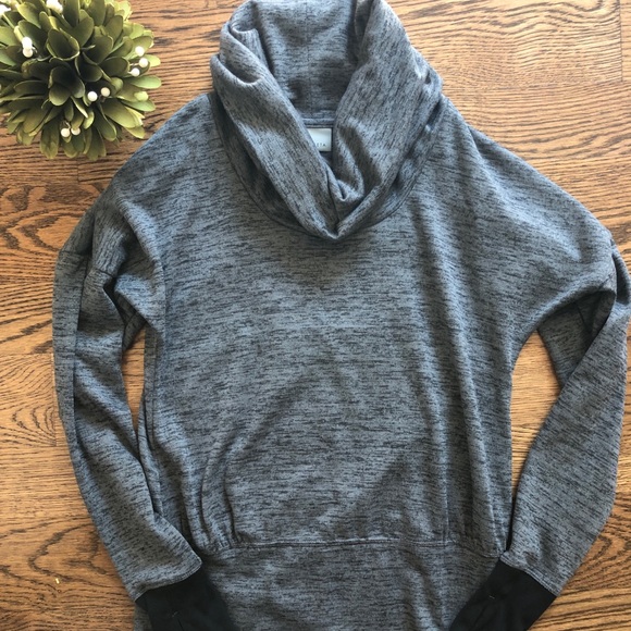 Athleta Tops - Adorable Athleta sweatshirt 💕